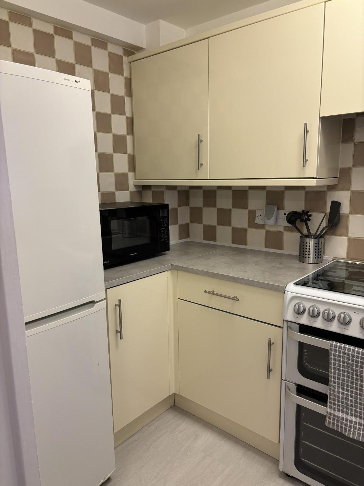 Cosy Corner - 2 Beds, Free Parking, Next To Southampton General Hospital Villa Exterior photo